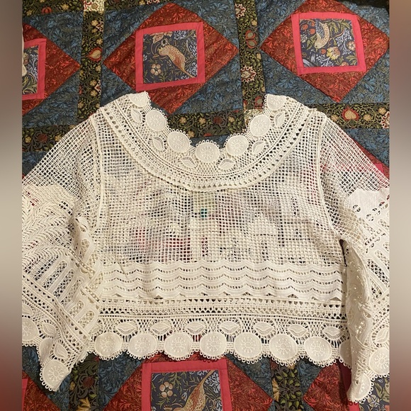 FARM Rio Cream Lace Blouse - Picture 16 of 16